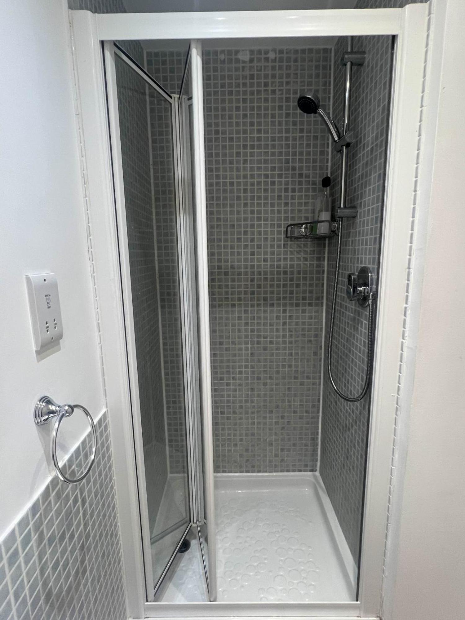 Luxury Rooms And An En-Suite Room With Free Wi-Fi Clarendon Way Colchester Exterior foto